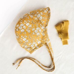 EUC Briar Buttercup print brimmed bonnet, size 18-24 mo